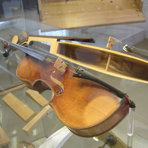 paragrahvi poole, viiul, instrument Markb120