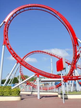 Rollercoaster, rong, raudteed, rööpad, punane, taevas, park Brett Critchley - Dreamstime