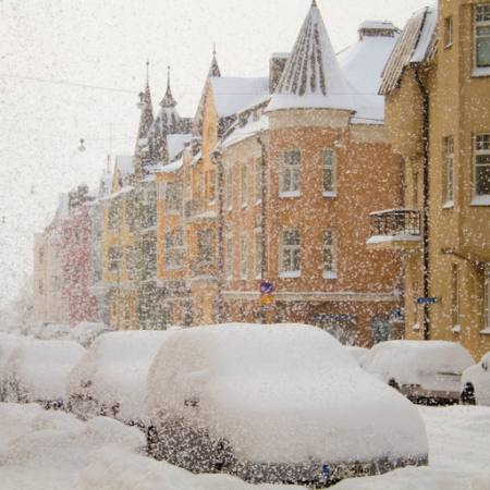 talv, lumi, autod, ehitus, sajab lund Aija Lehtonen - Dreamstime